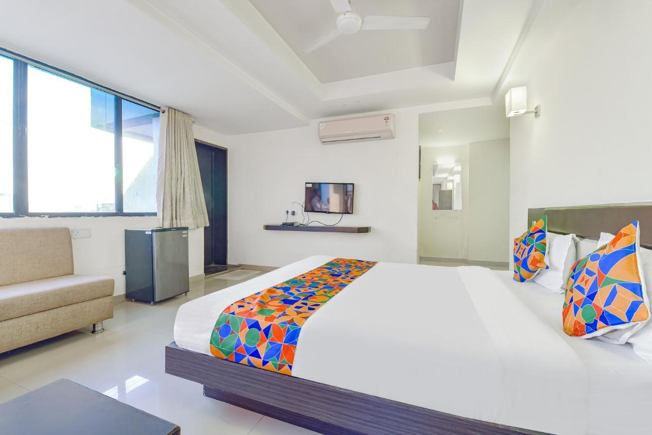 Fabhotel Skyland Ahmedabad Bagian luar foto