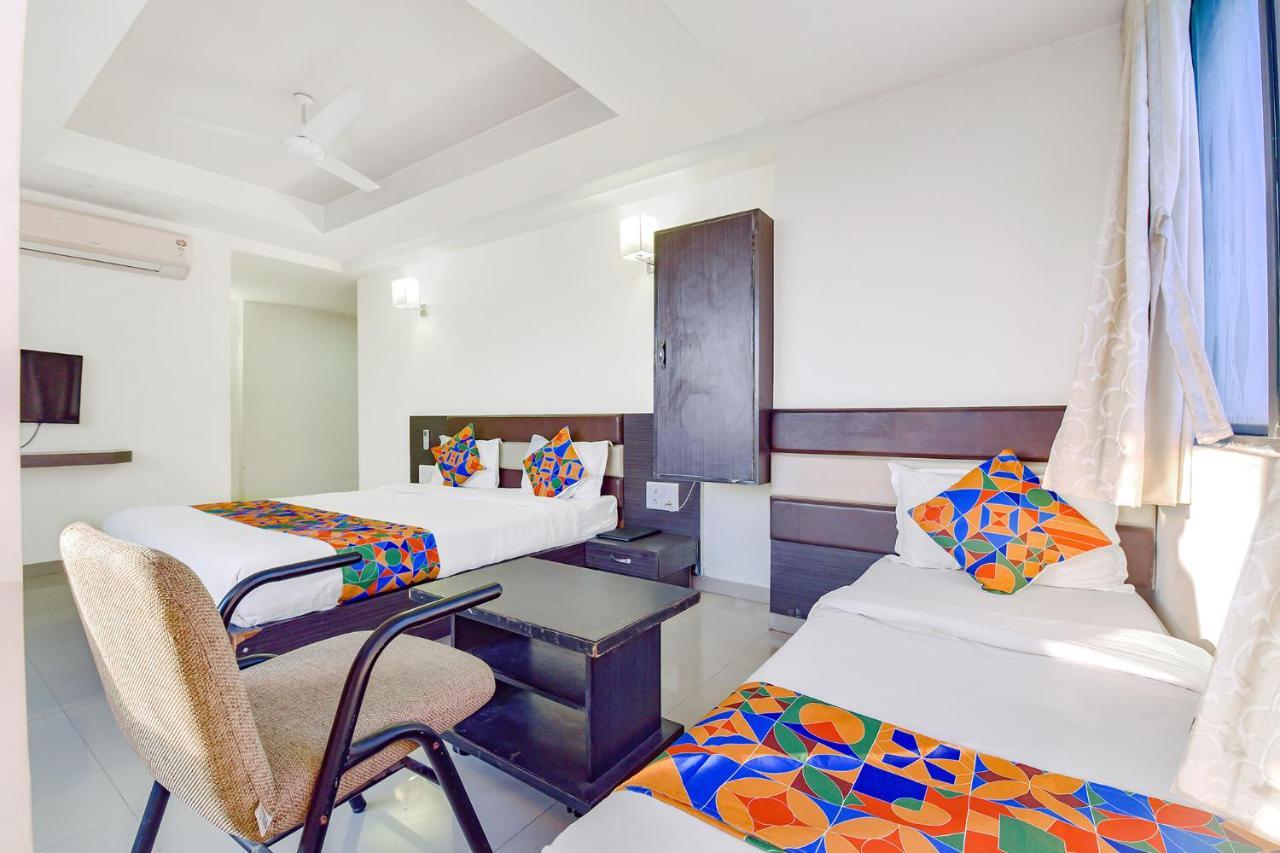 Fabhotel Skyland Ahmedabad Bagian luar foto