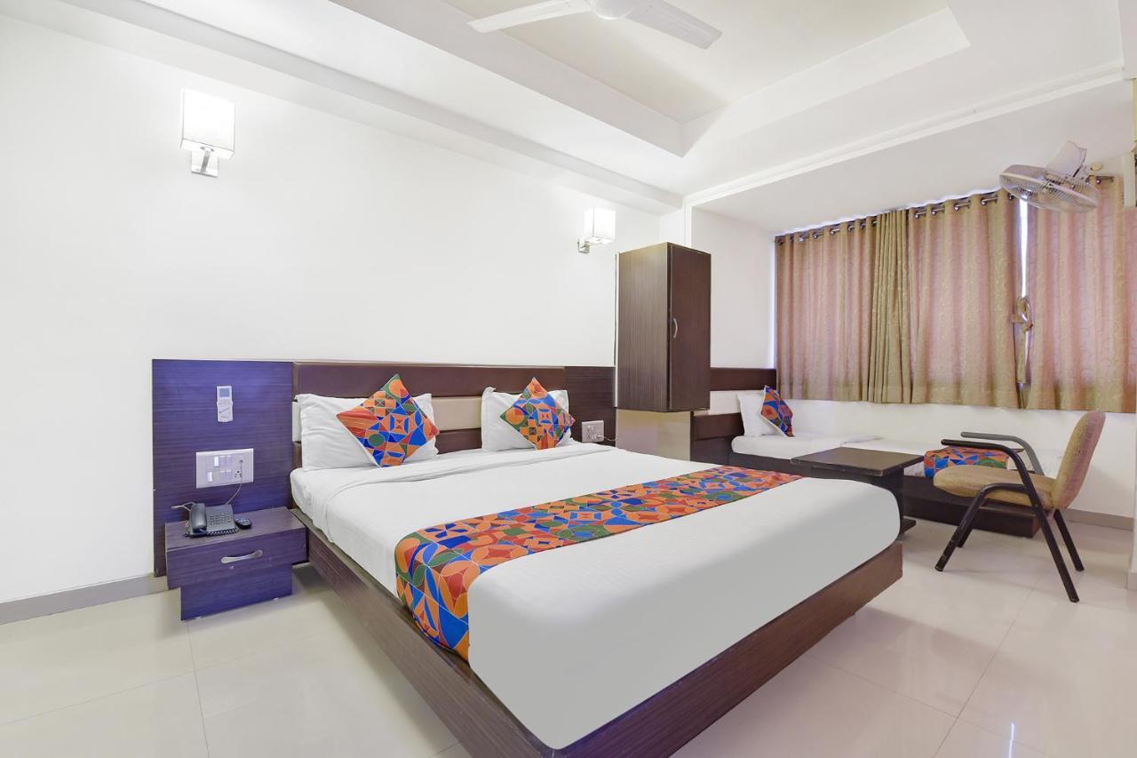 Fabhotel Skyland Ahmedabad Bagian luar foto