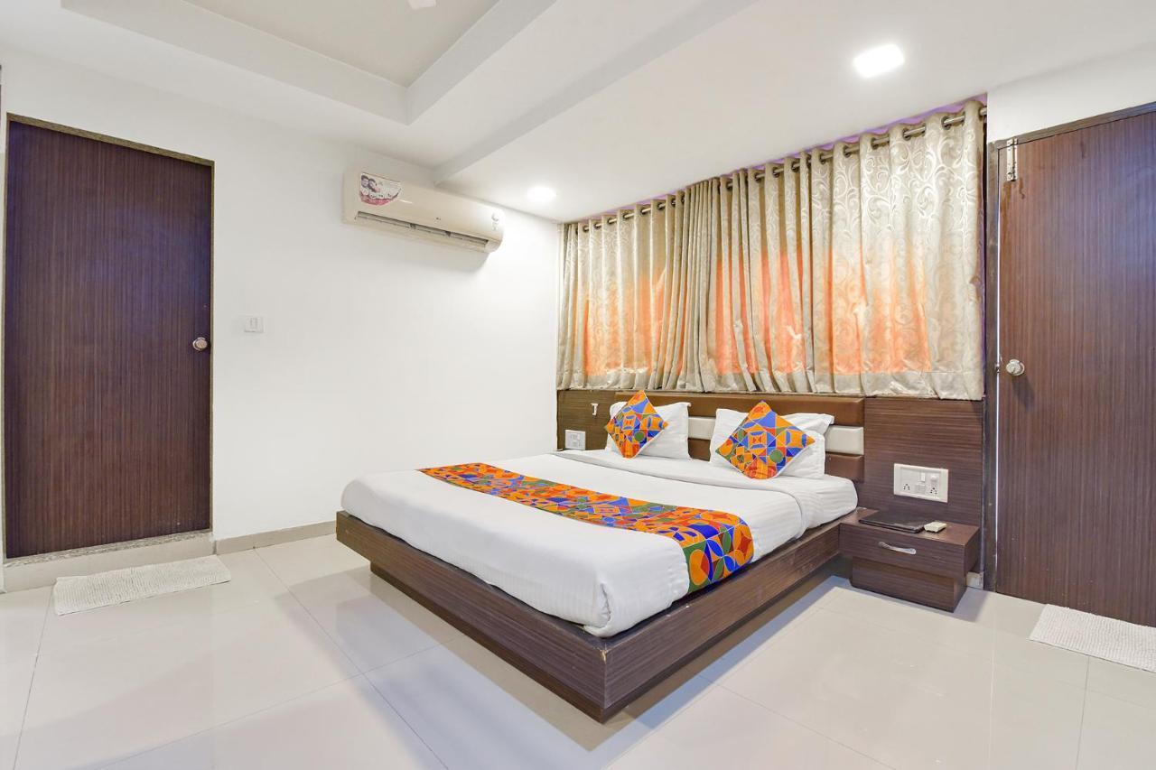 Fabhotel Skyland Ahmedabad Bagian luar foto