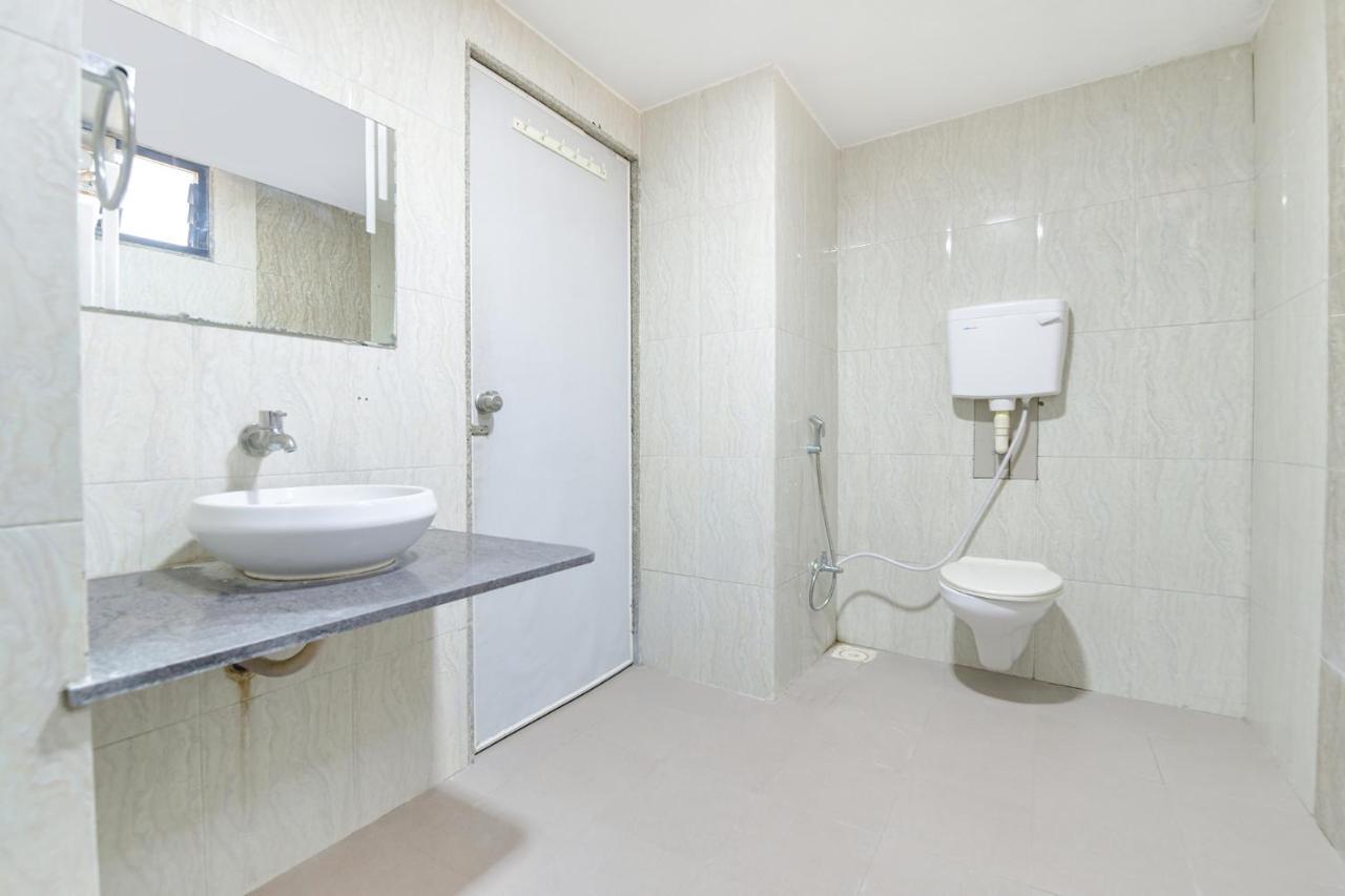 Fabhotel Skyland Ahmedabad Bagian luar foto
