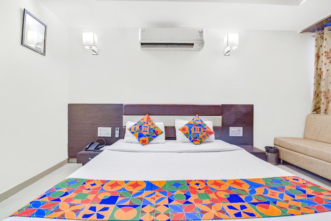 Fabhotel Skyland Ahmedabad Bagian luar foto