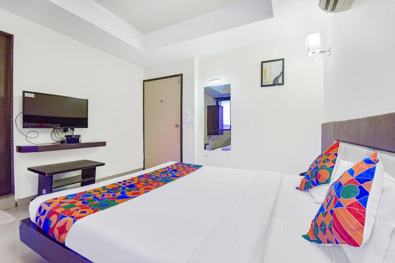 Fabhotel Skyland Ahmedabad Bagian luar foto