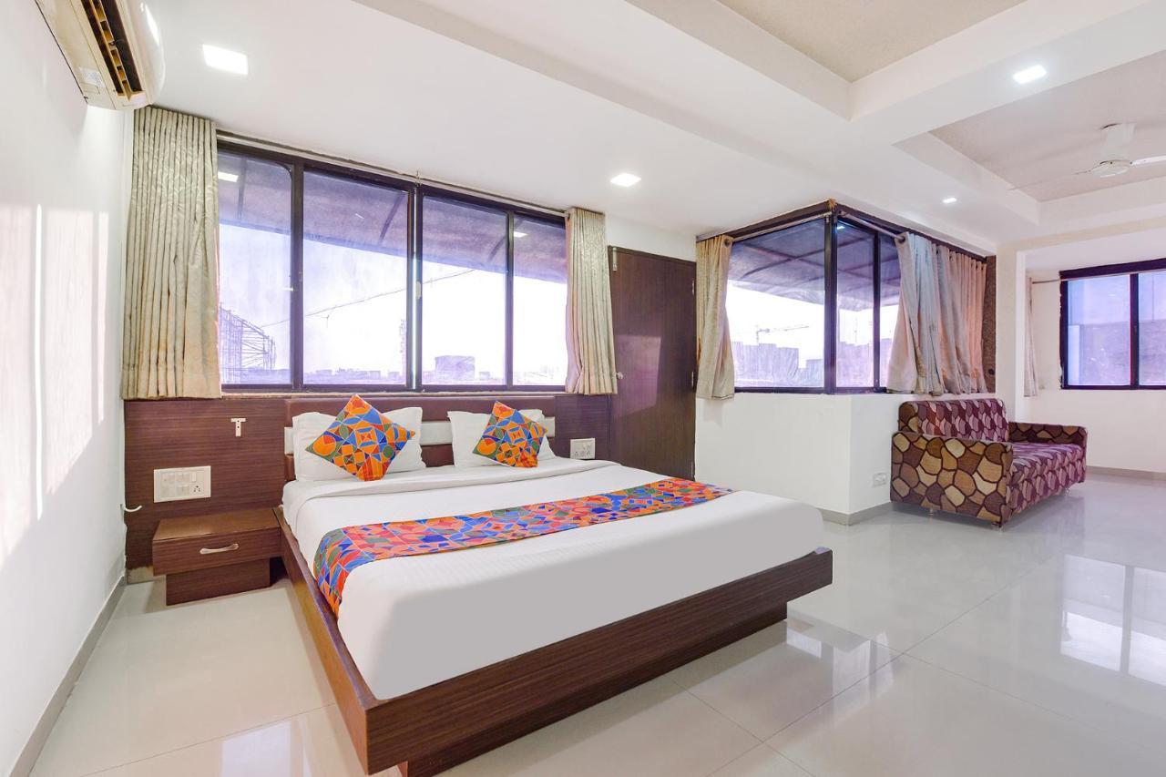 Fabhotel Skyland Ahmedabad Bagian luar foto