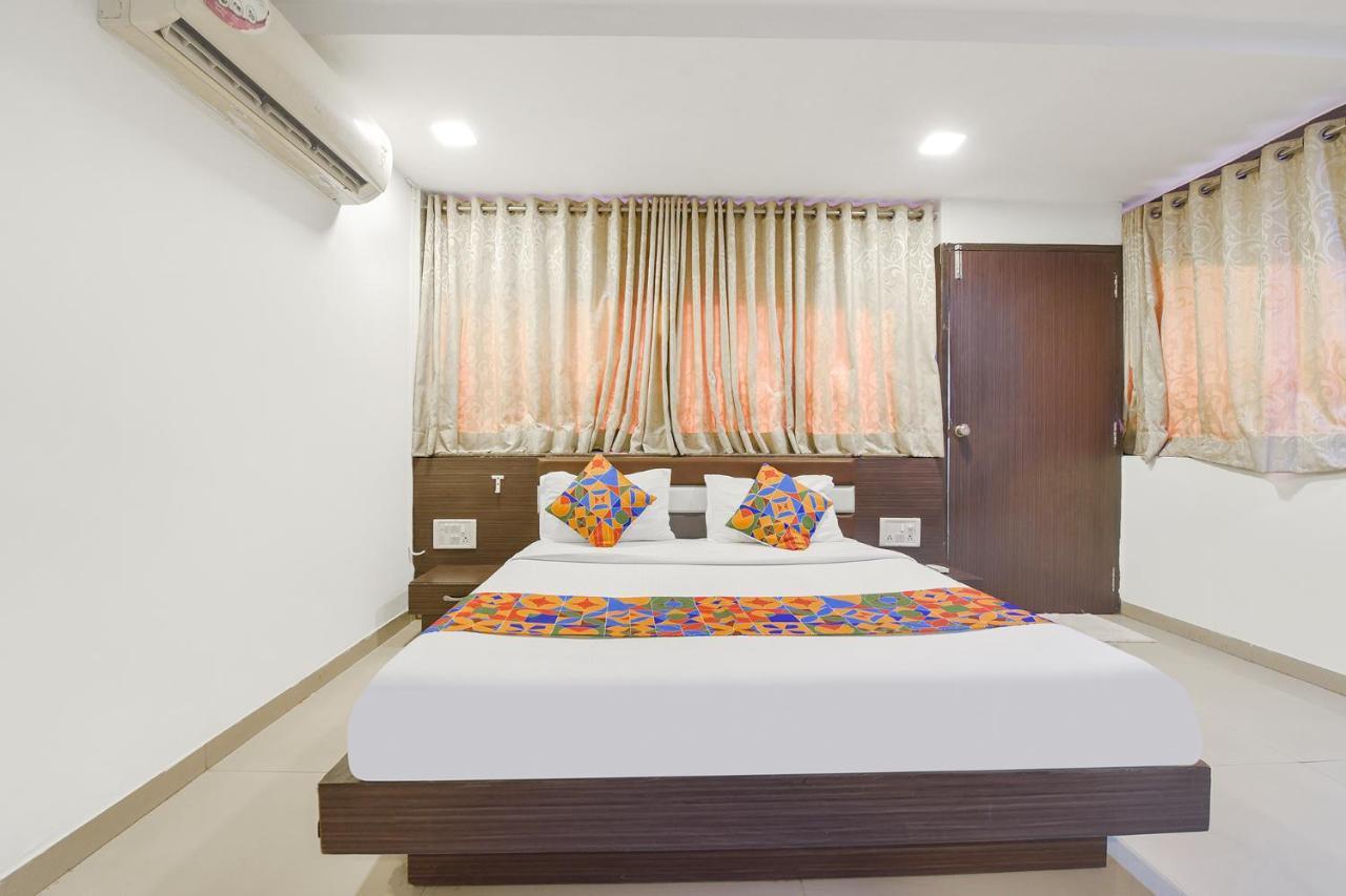 Fabhotel Skyland Ahmedabad Bagian luar foto